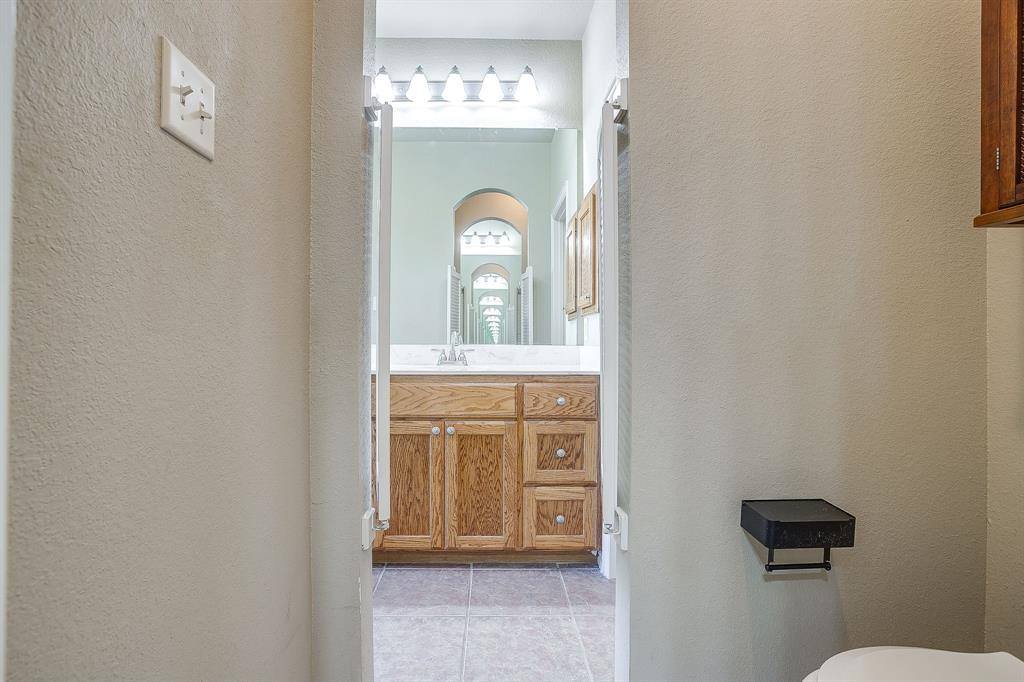 912 Robbins Way, Saginaw, TX 76179