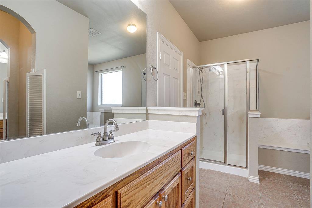 912 Robbins Way, Saginaw, TX 76179