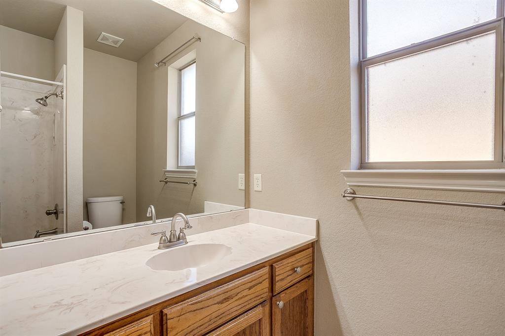 912 Robbins Way, Saginaw, TX 76179