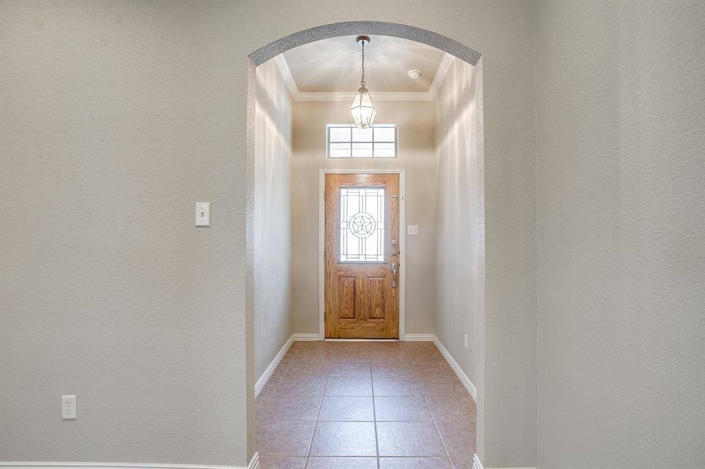912 Robbins Way, Saginaw, TX 76179