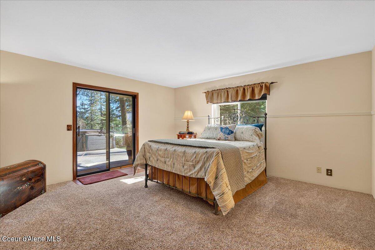 14205 North Taylors Terrace Rd, Hayden, ID 83835