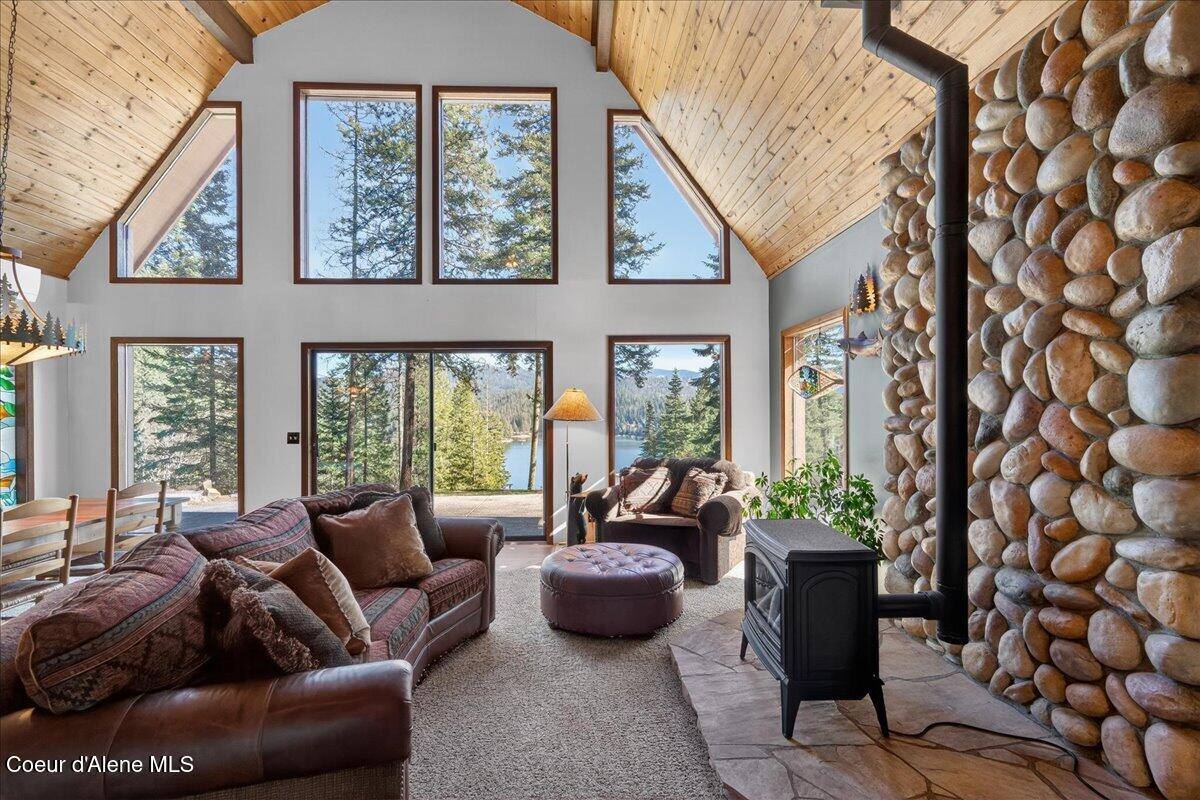 14205 North Taylors Terrace Rd, Hayden, ID 83835