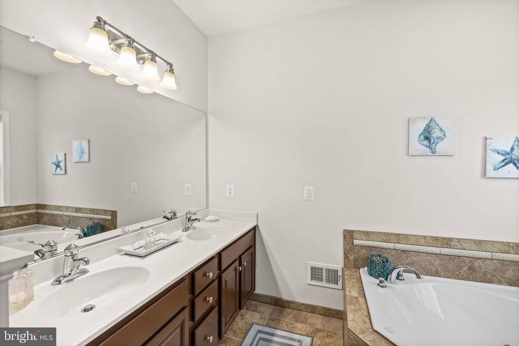 8701 Sinclair Mill Road, Manassas, VA 20112