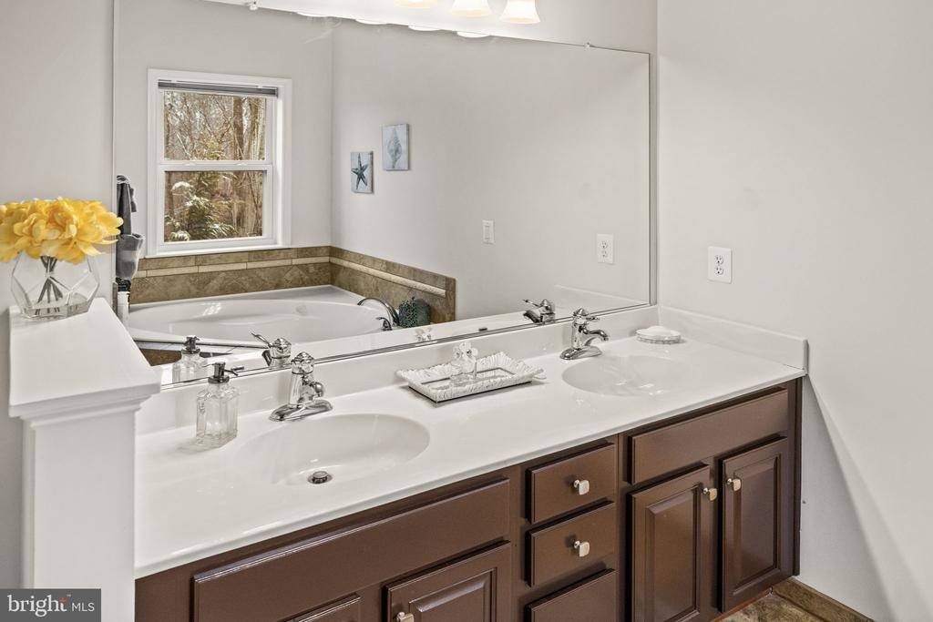 8701 Sinclair Mill Road, Manassas, VA 20112