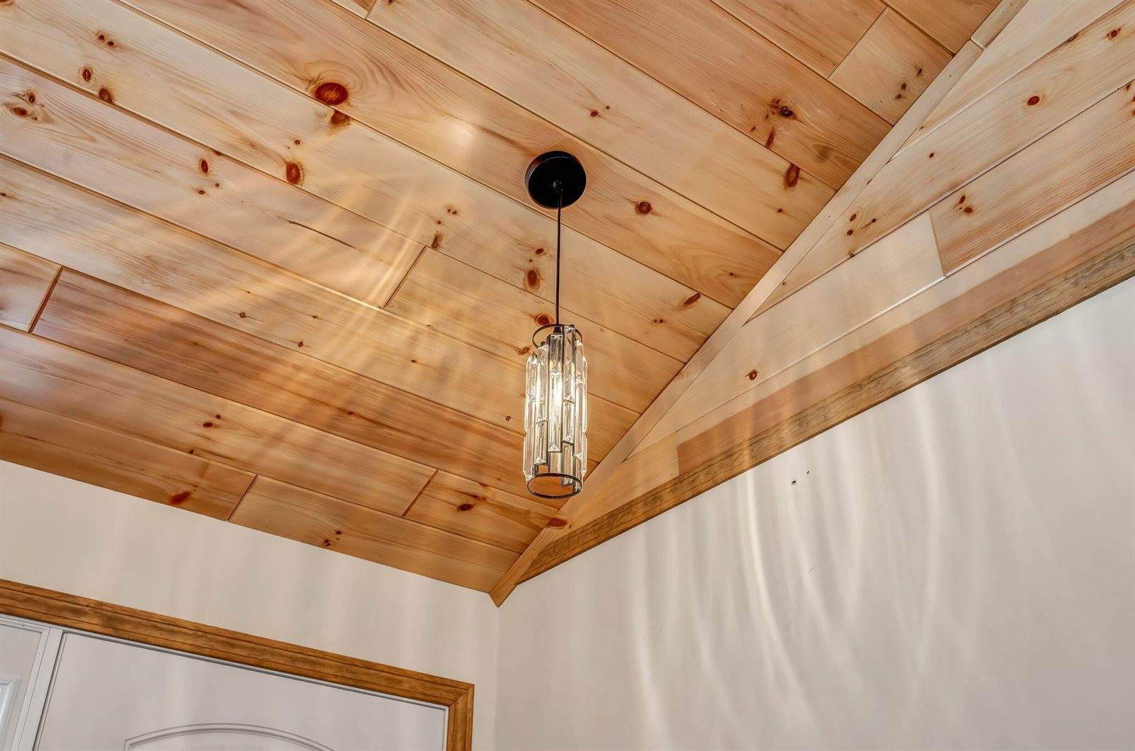 542 Main Road, Charleston, ME 04422