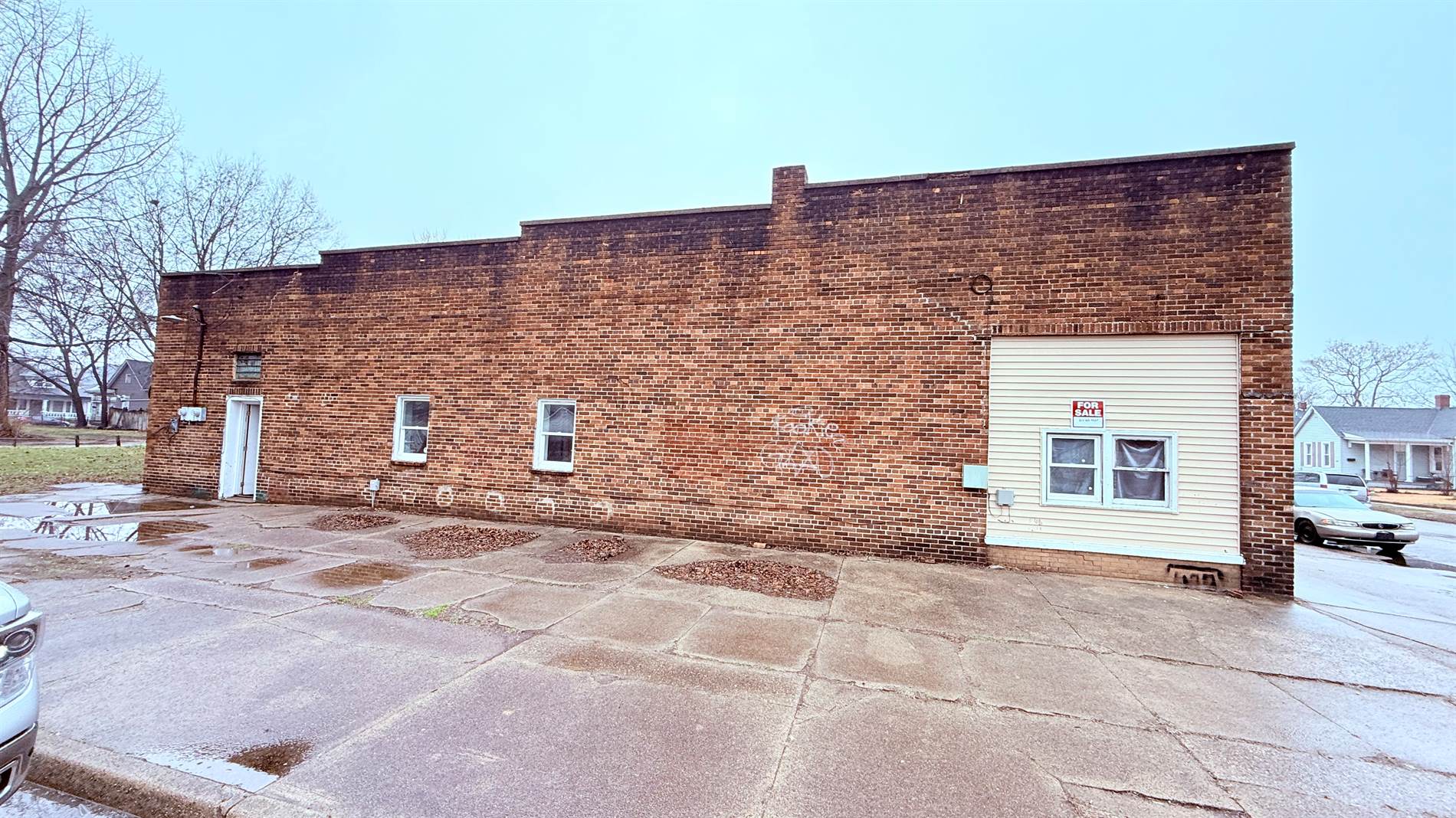 1463 3rd Ave, Terre Haute, IN 47807
