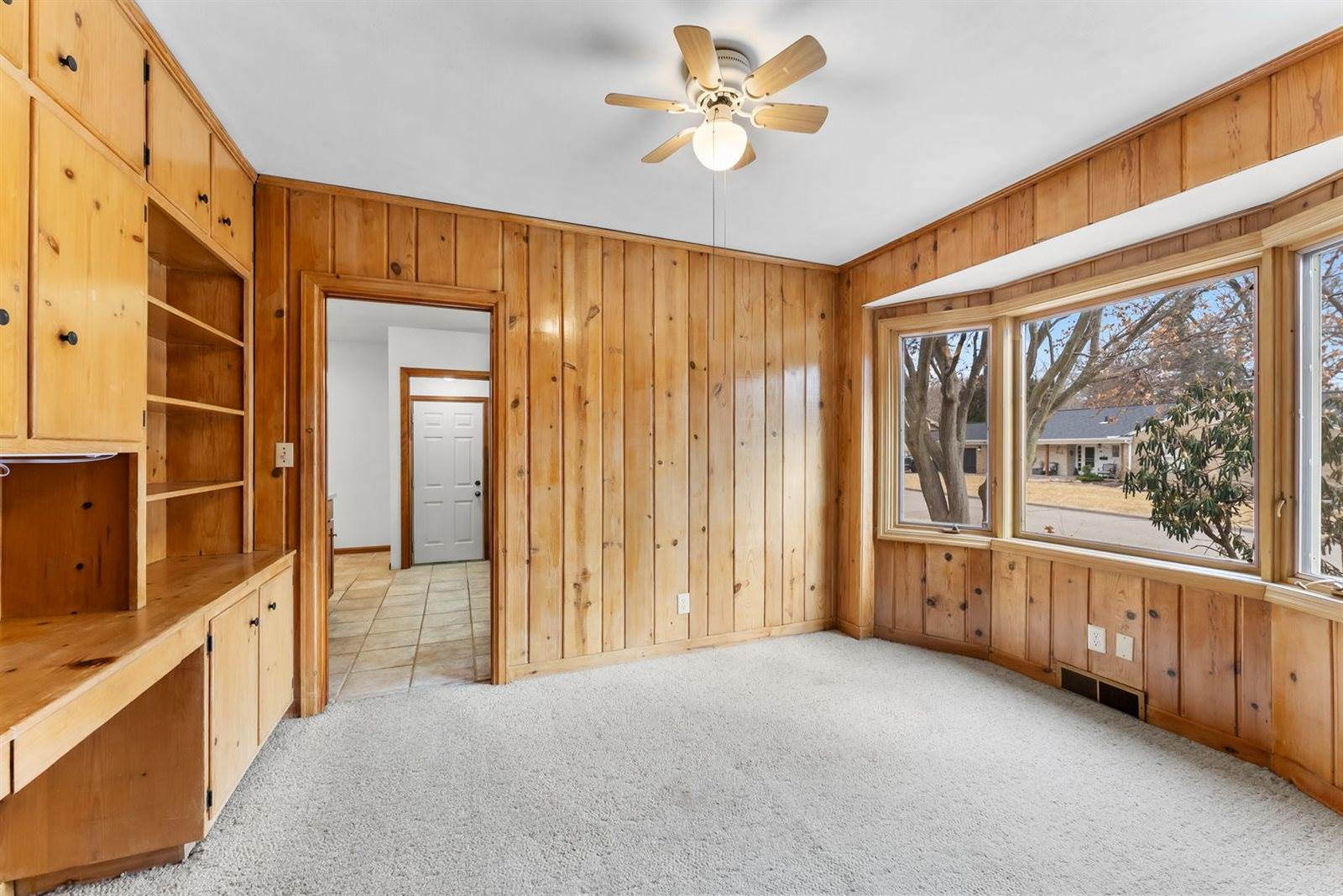 2519 29th Avenue Court, Moline, IL 61265