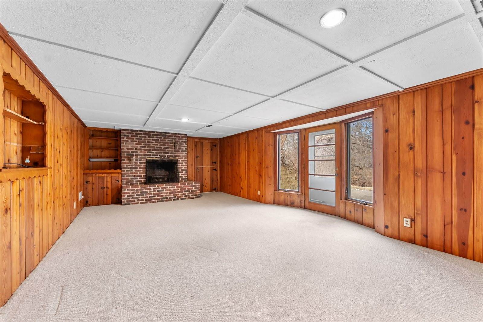 2519 29th Avenue Court, Moline, IL 61265