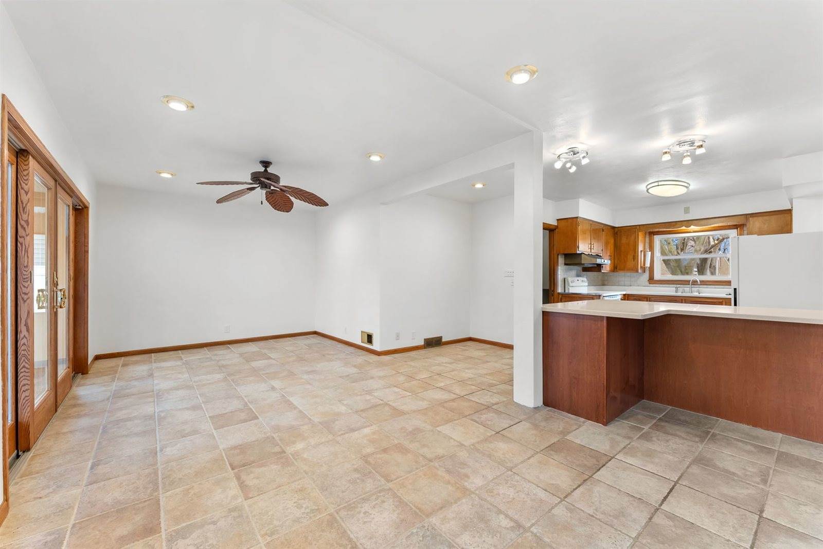 2519 29th Avenue Court, Moline, IL 61265