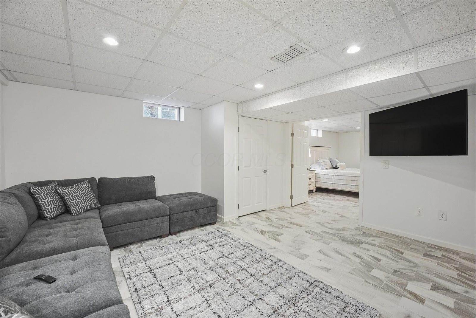 15190 Shoreline Drive, Thornville, OH 43076