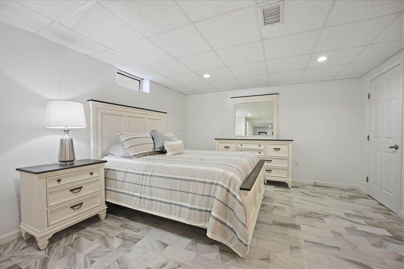 15190 Shoreline Drive, Thornville, OH 43076