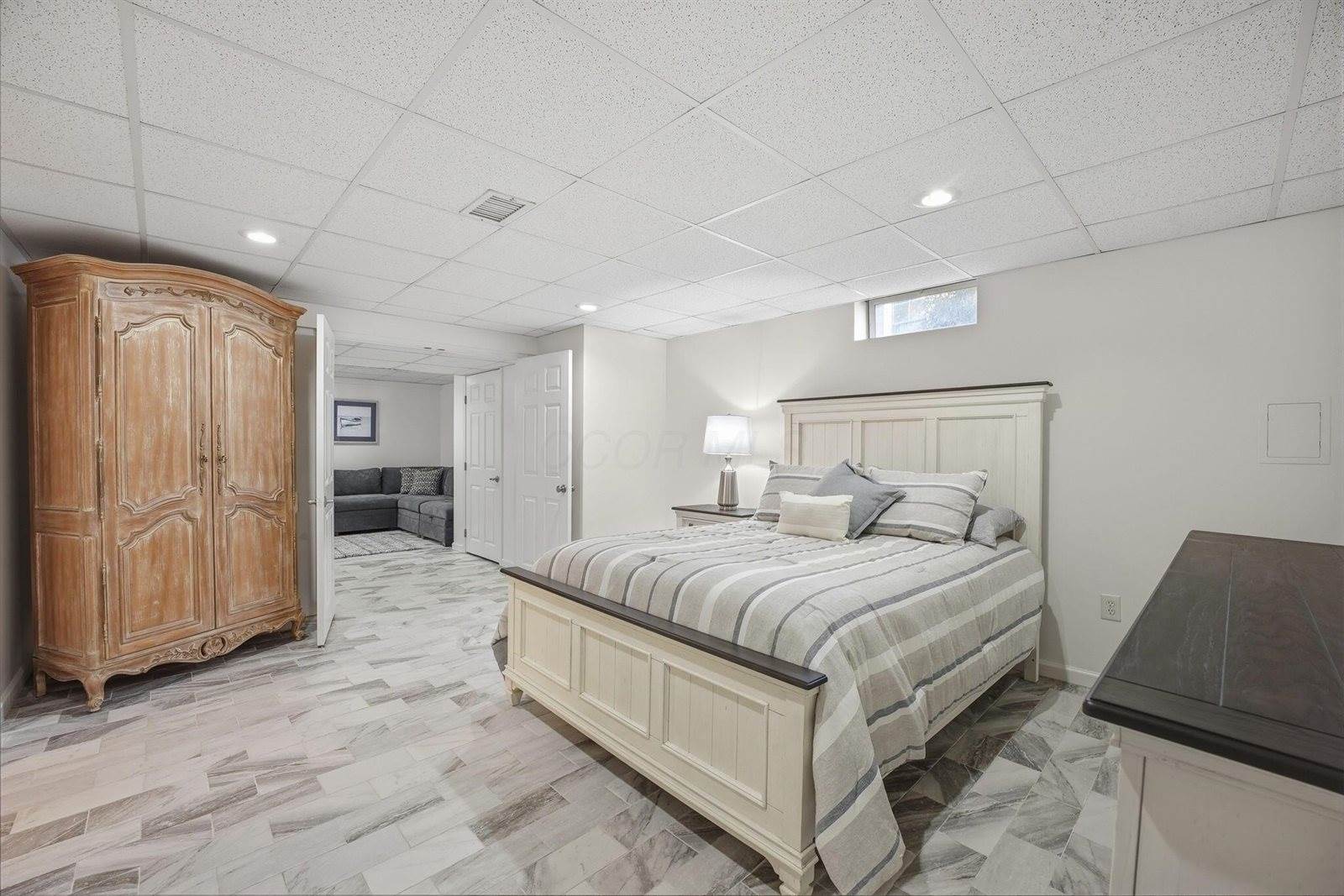 15190 Shoreline Drive, Thornville, OH 43076