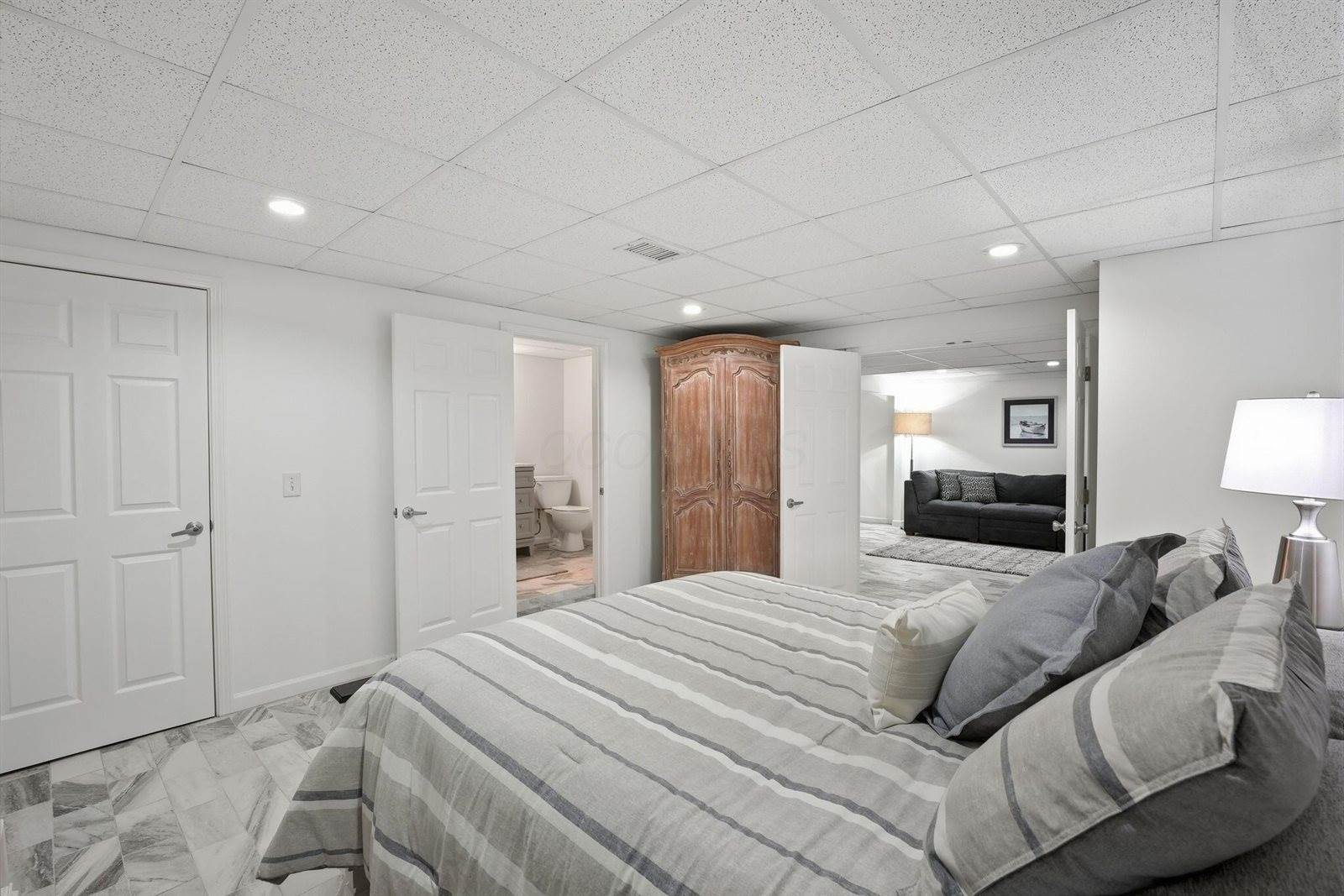 15190 Shoreline Drive, Thornville, OH 43076