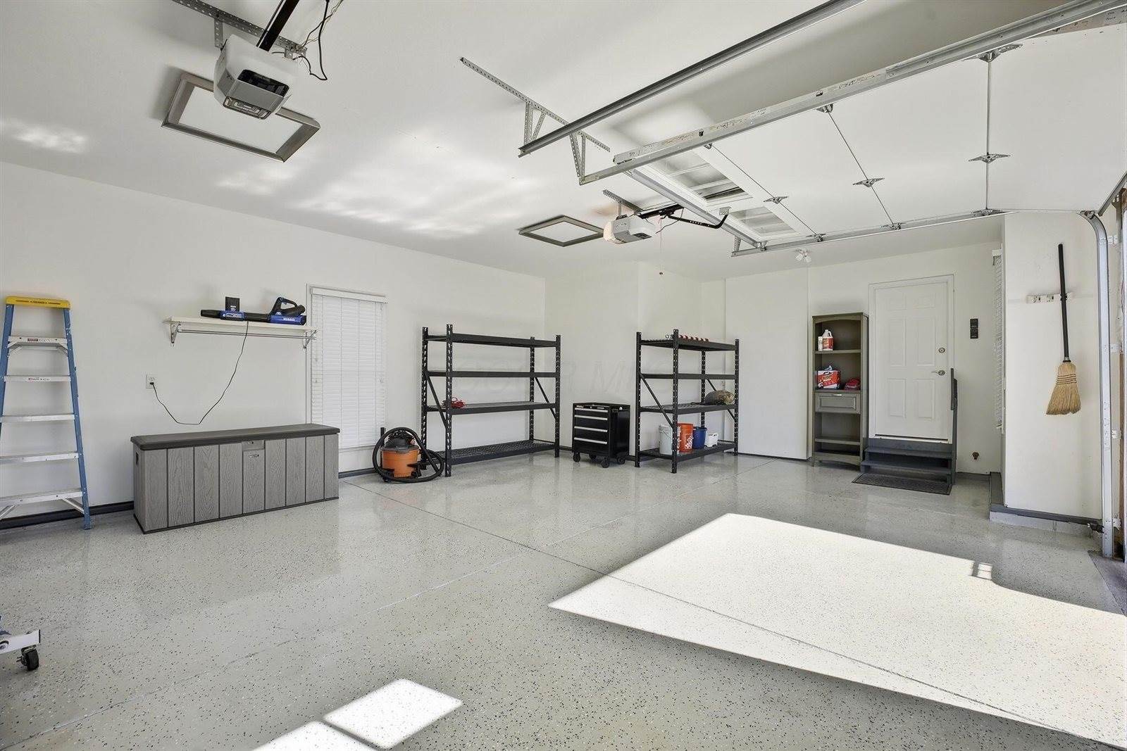 15190 Shoreline Drive, Thornville, OH 43076