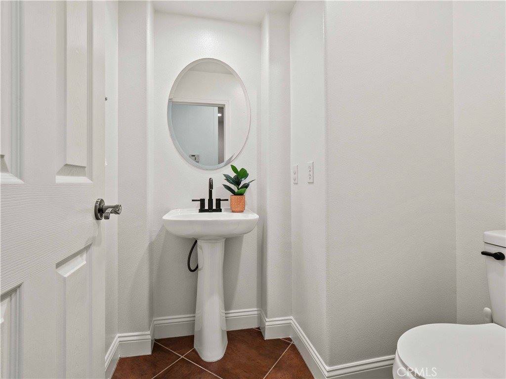 25679 Smoketree, Valencia, CA 91381