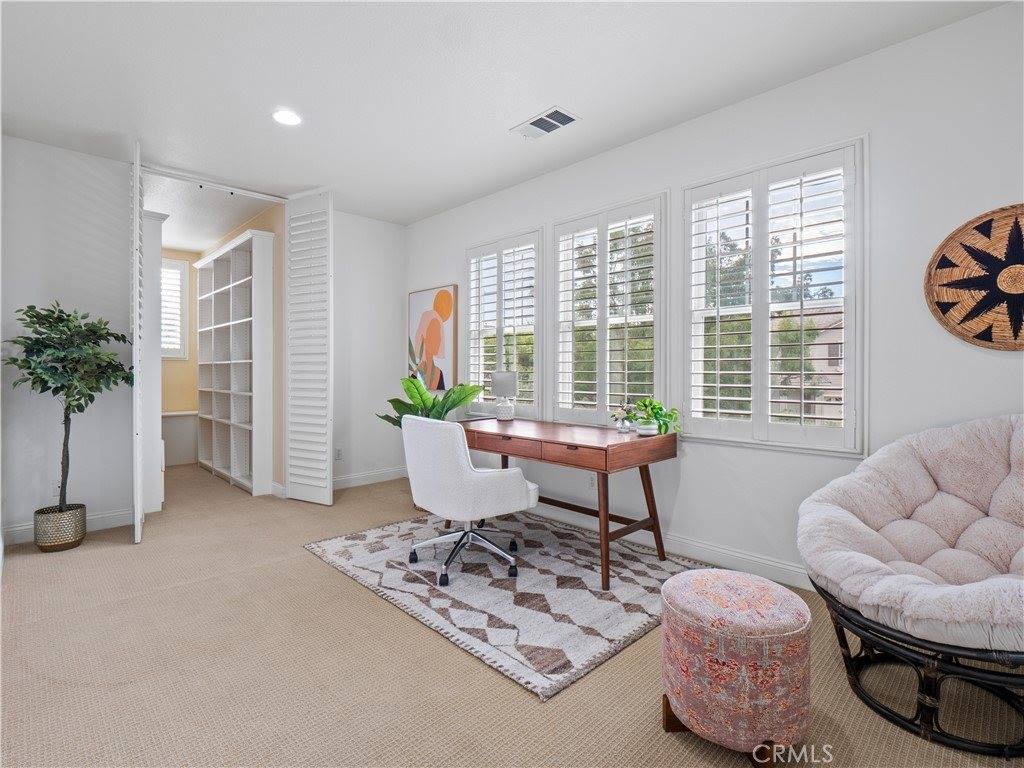 25679 Smoketree, Valencia, CA 91381