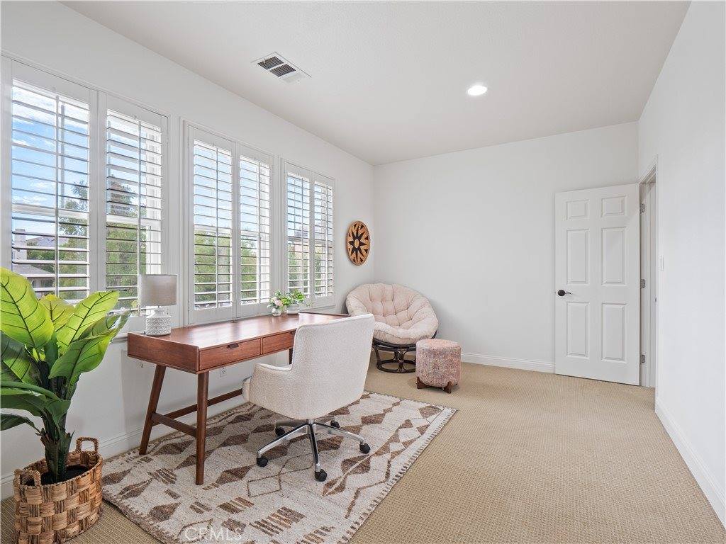 25679 Smoketree, Valencia, CA 91381