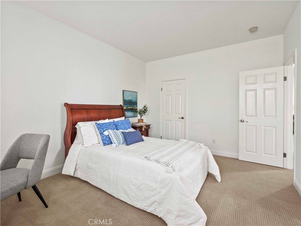 25679 Smoketree, Valencia, CA 91381