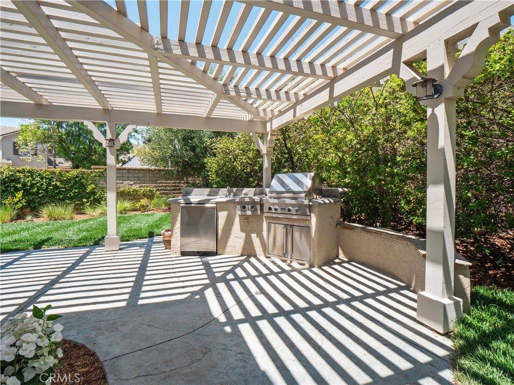 25679 Smoketree, Valencia, CA 91381