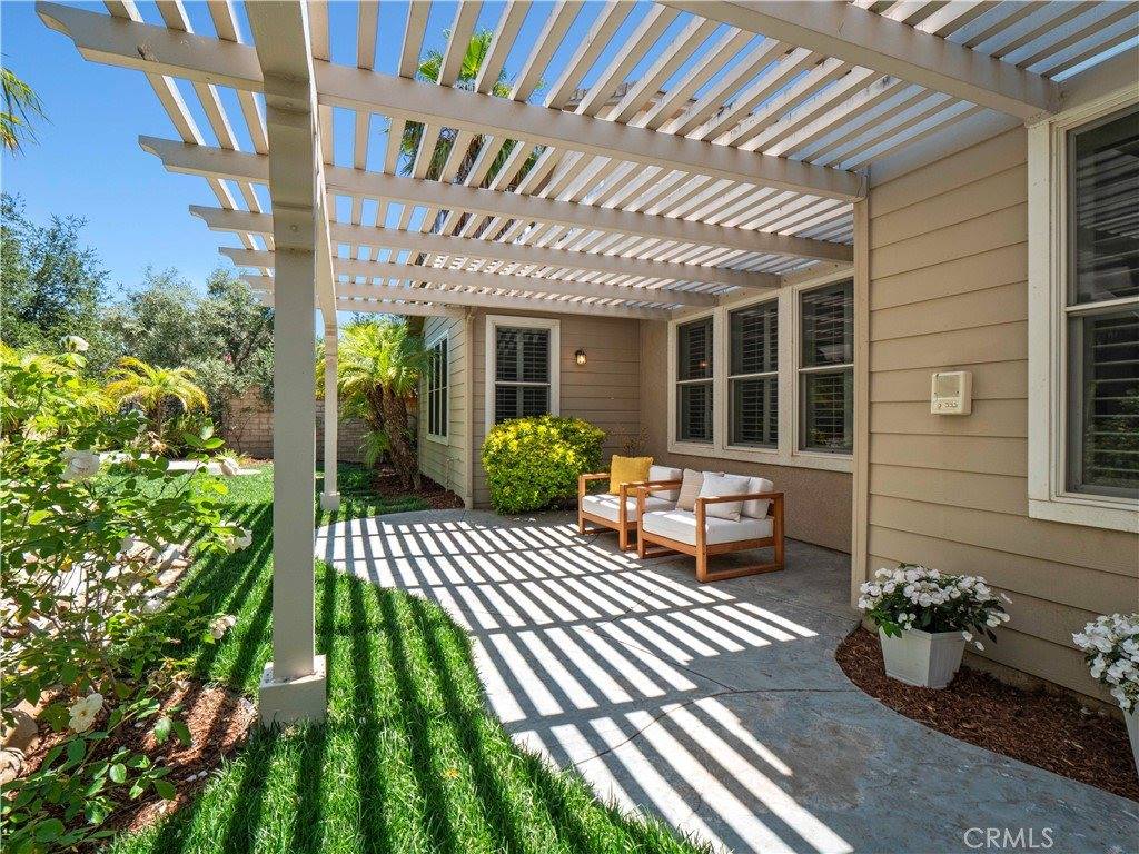 25679 Smoketree, Valencia, CA 91381