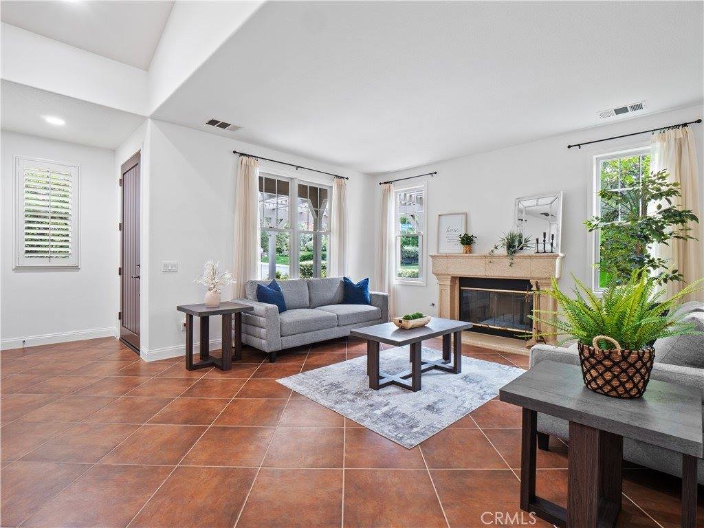 25679 Smoketree, Valencia, CA 91381