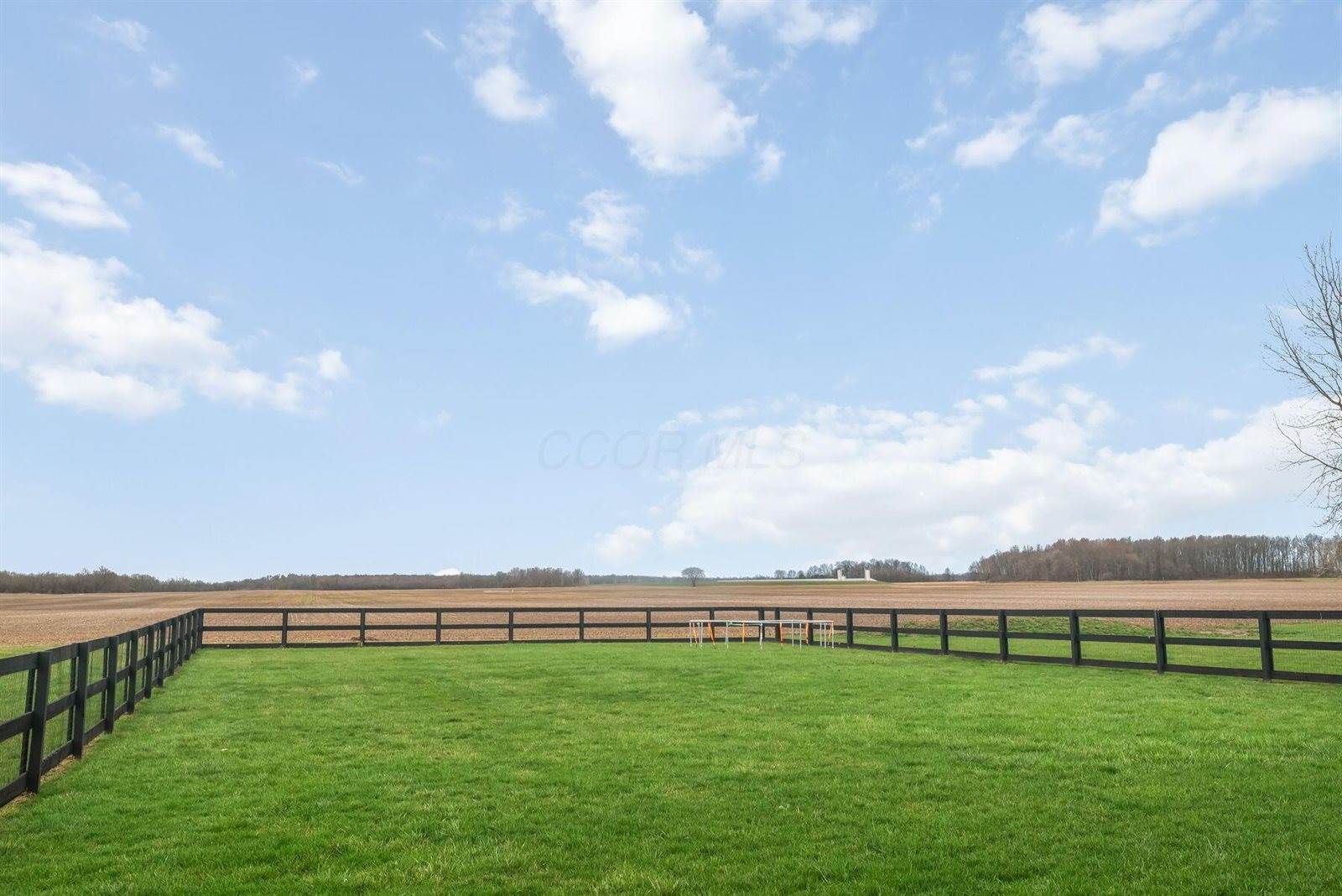 2216 State Route 229, Ashley, OH 43003