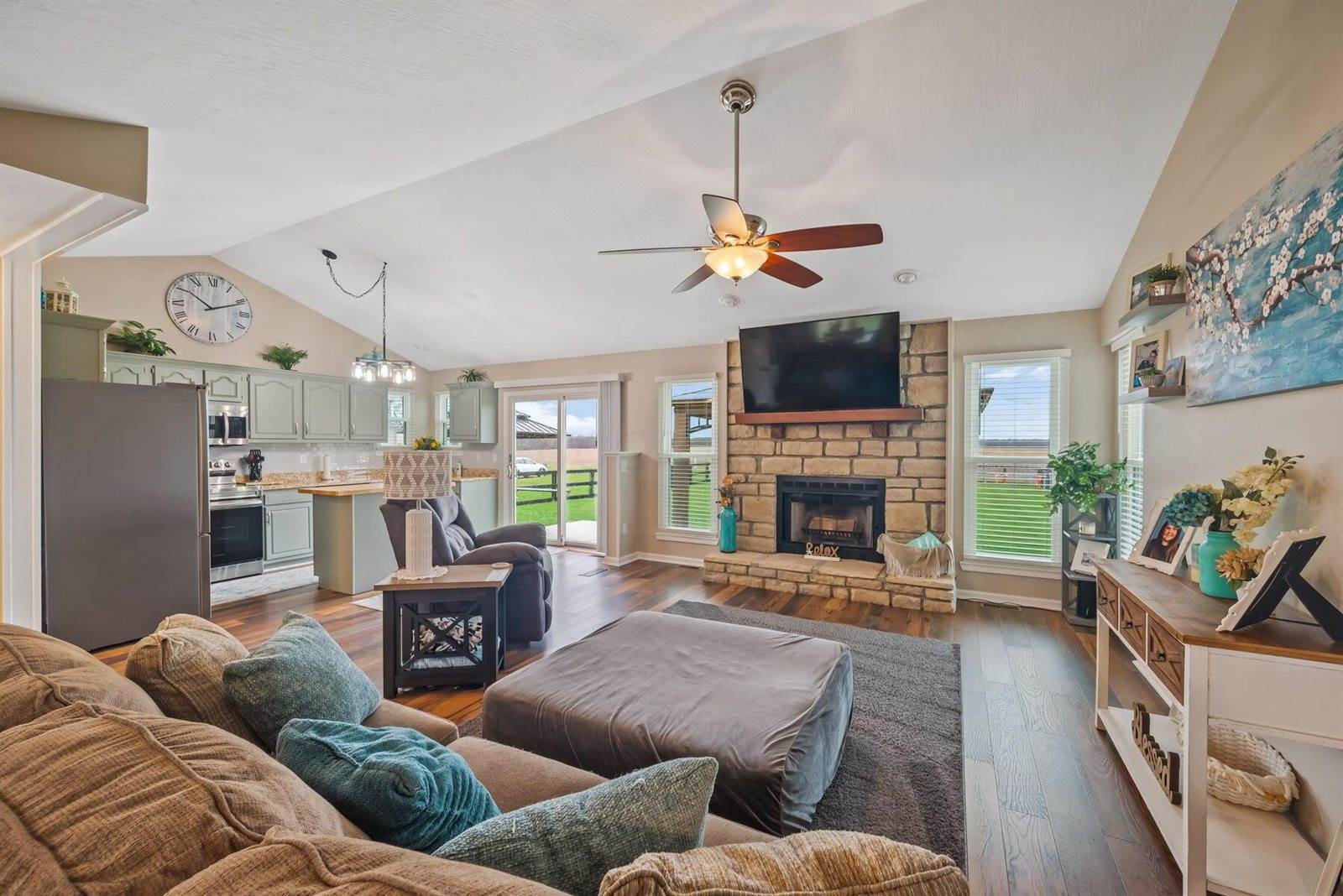 2216 State Route 229, Ashley, OH 43003