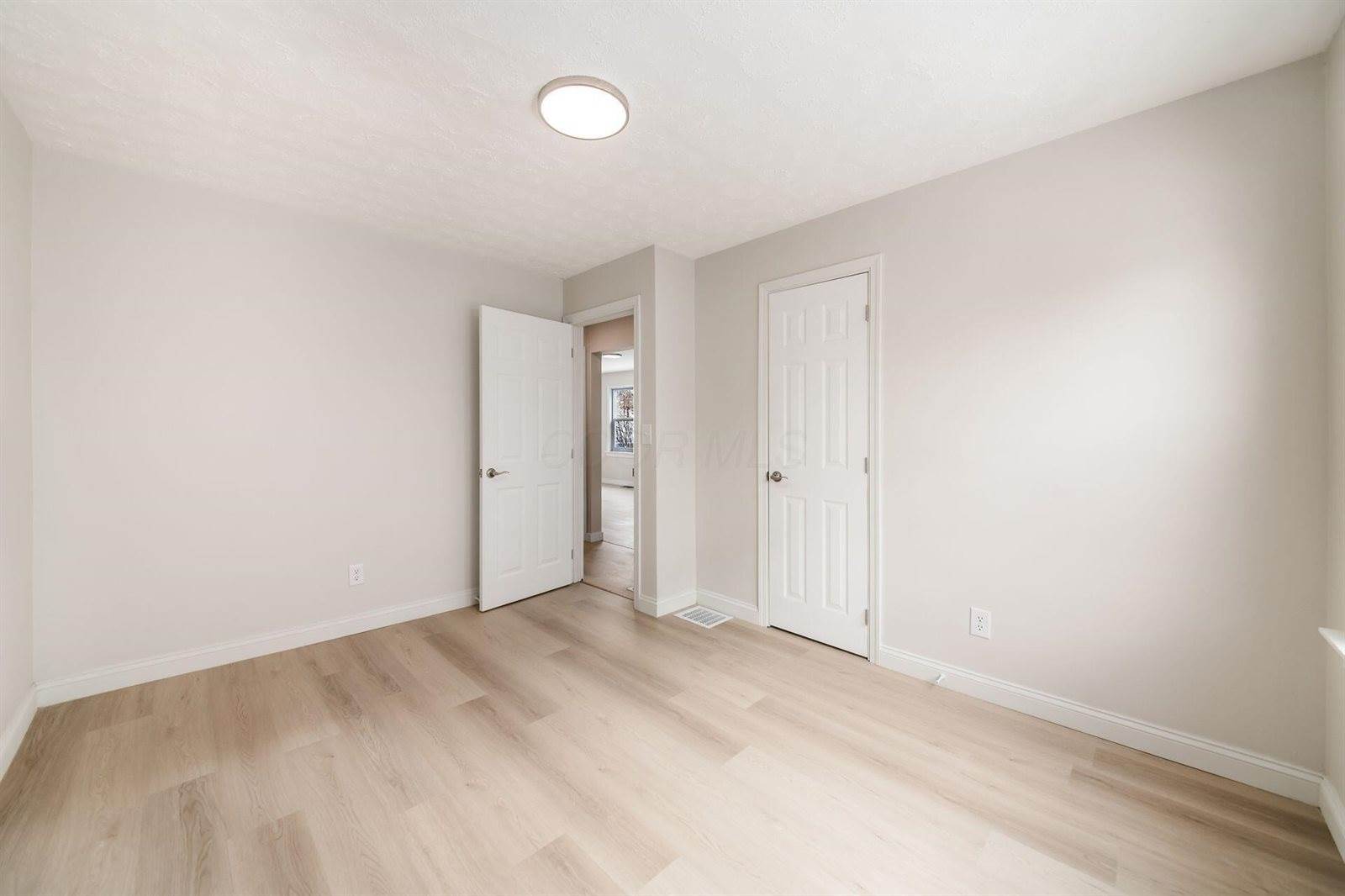 2182 Homewood Avenue, Columbus, OH 43223