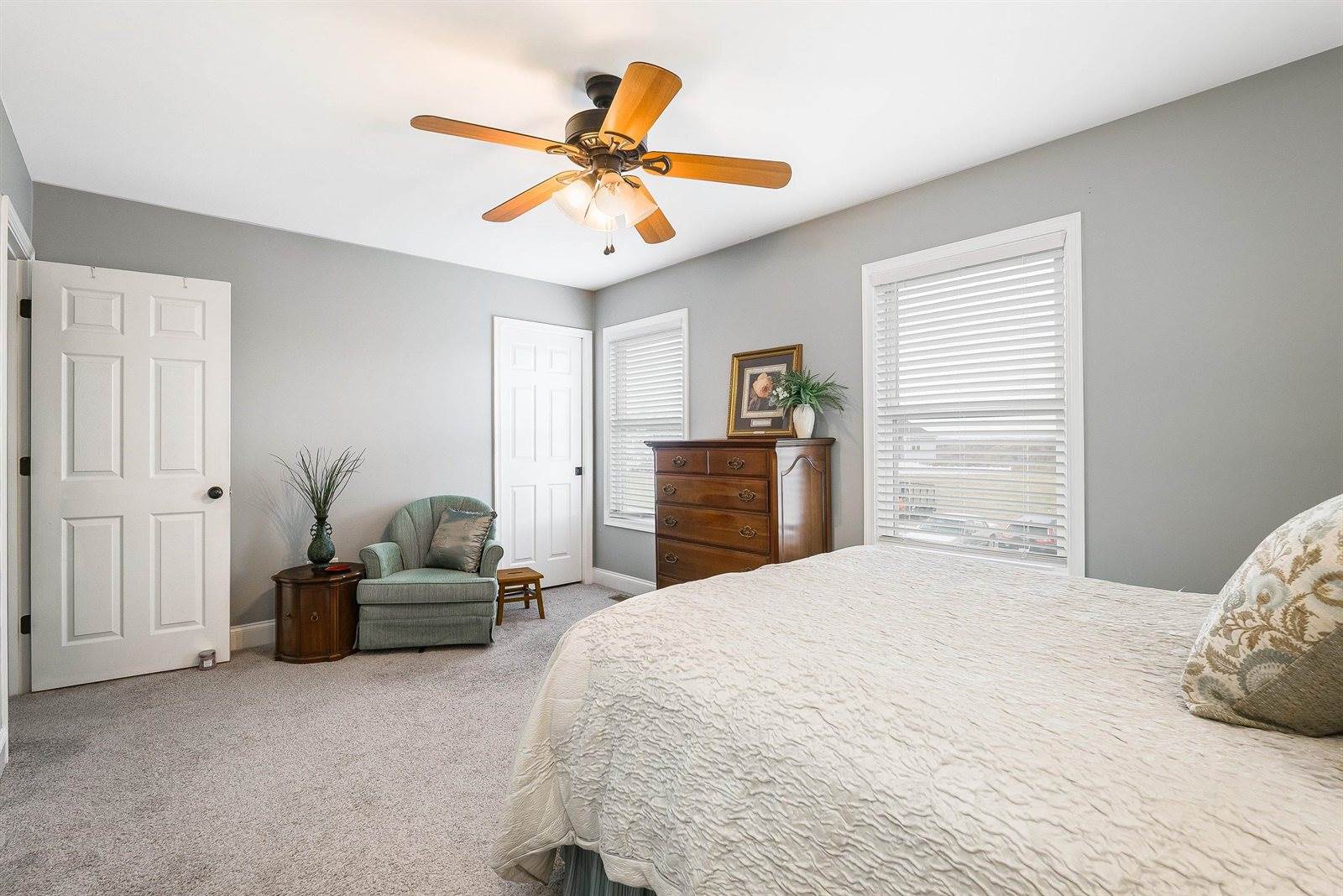 812 Carson Cir, Grottoes, VA 24441