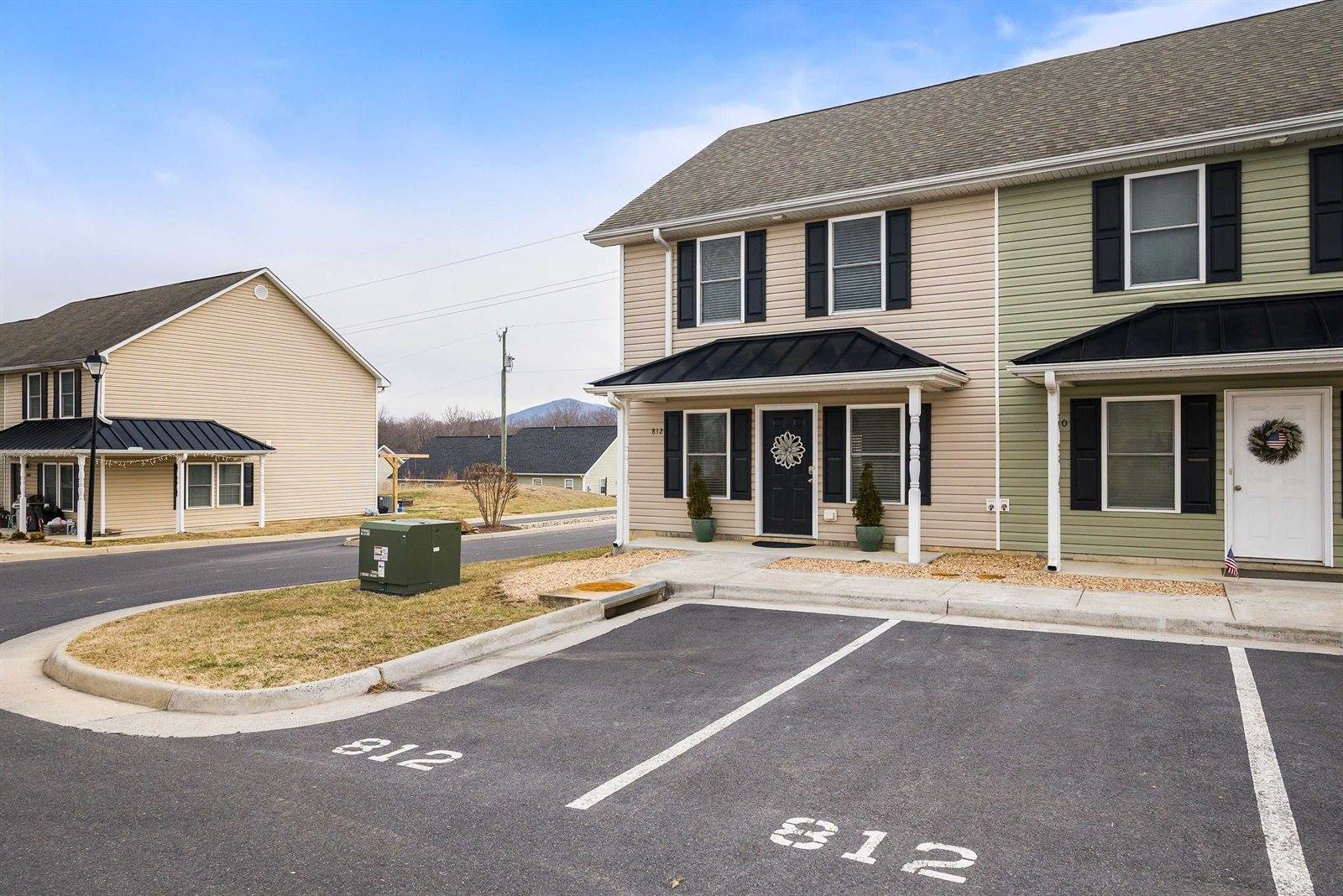 812 Carson Cir, Grottoes, VA 24441