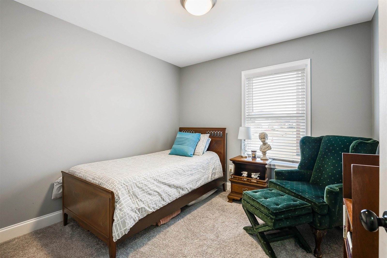 812 Carson Cir, Grottoes, VA 24441