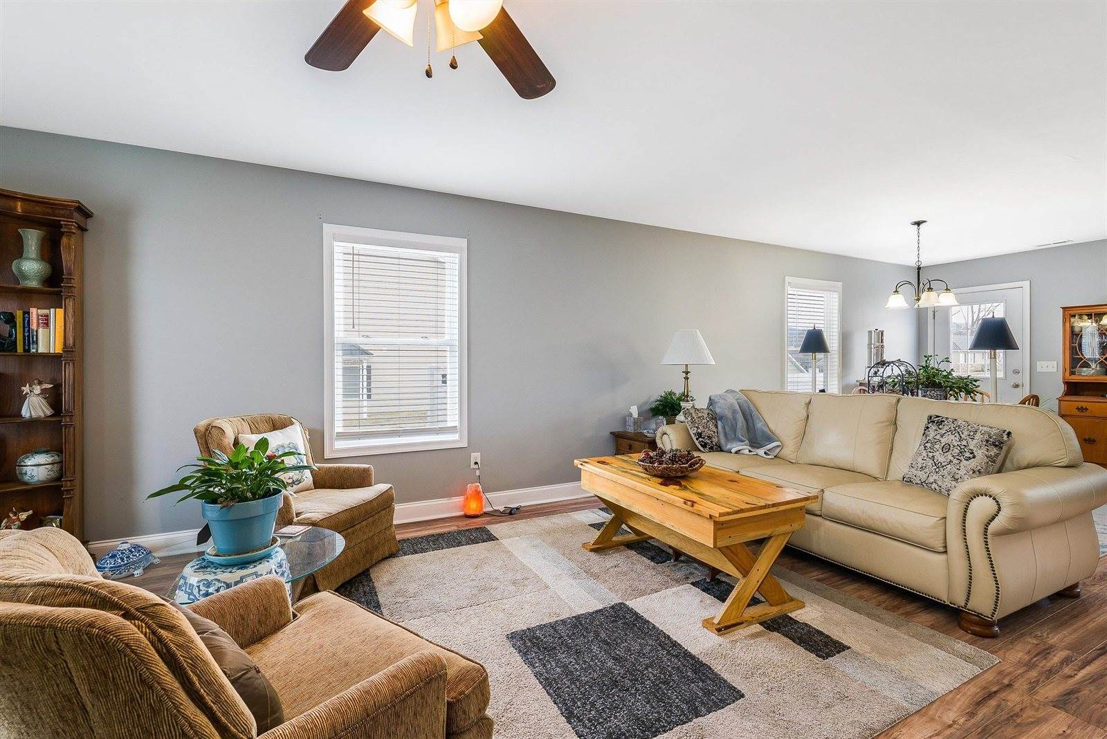 812 Carson Cir, Grottoes, VA 24441