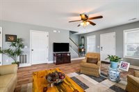 812 Carson Cir, Grottoes, VA 24441