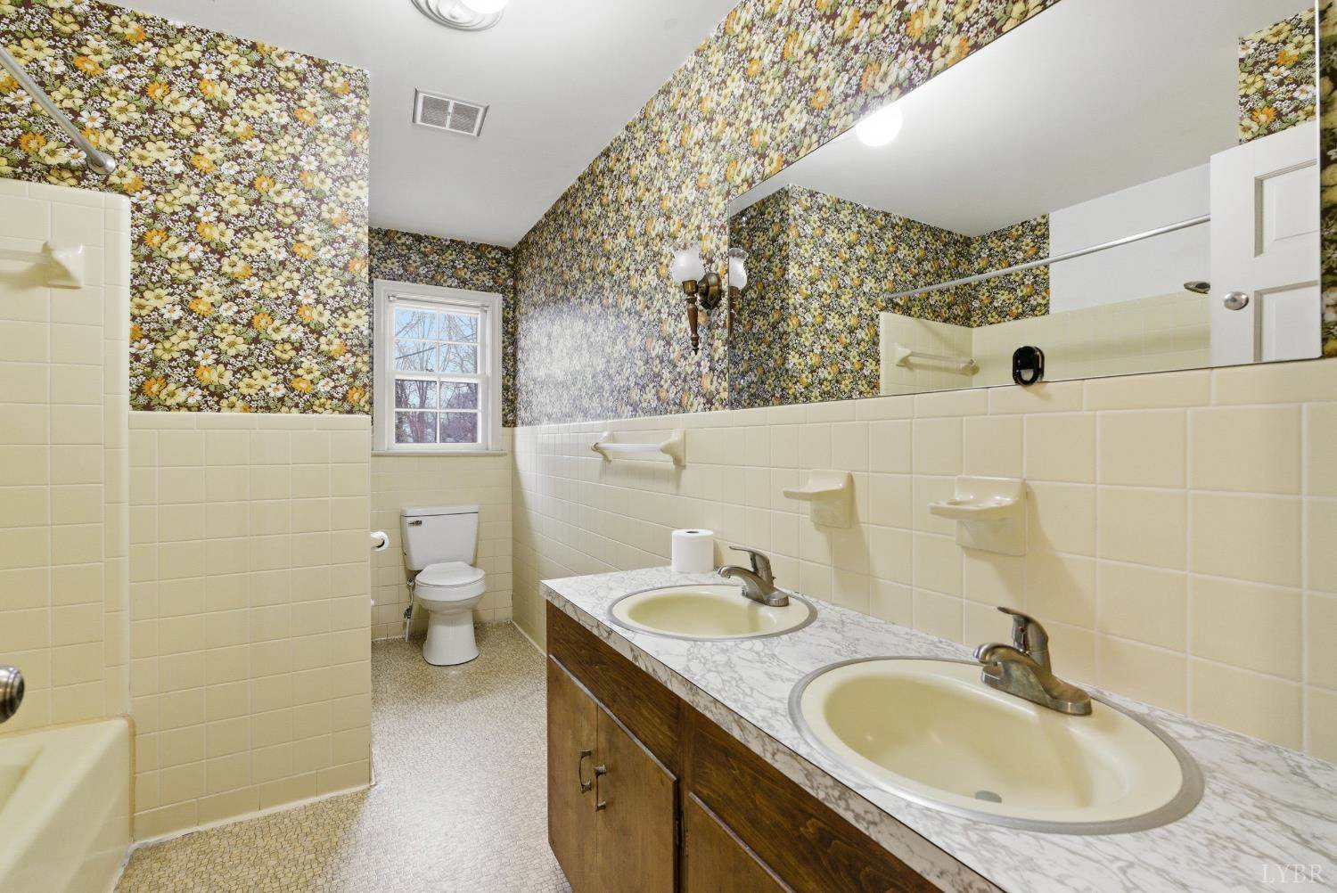 1730 Redfields Road, Appomattox, VA 24522
