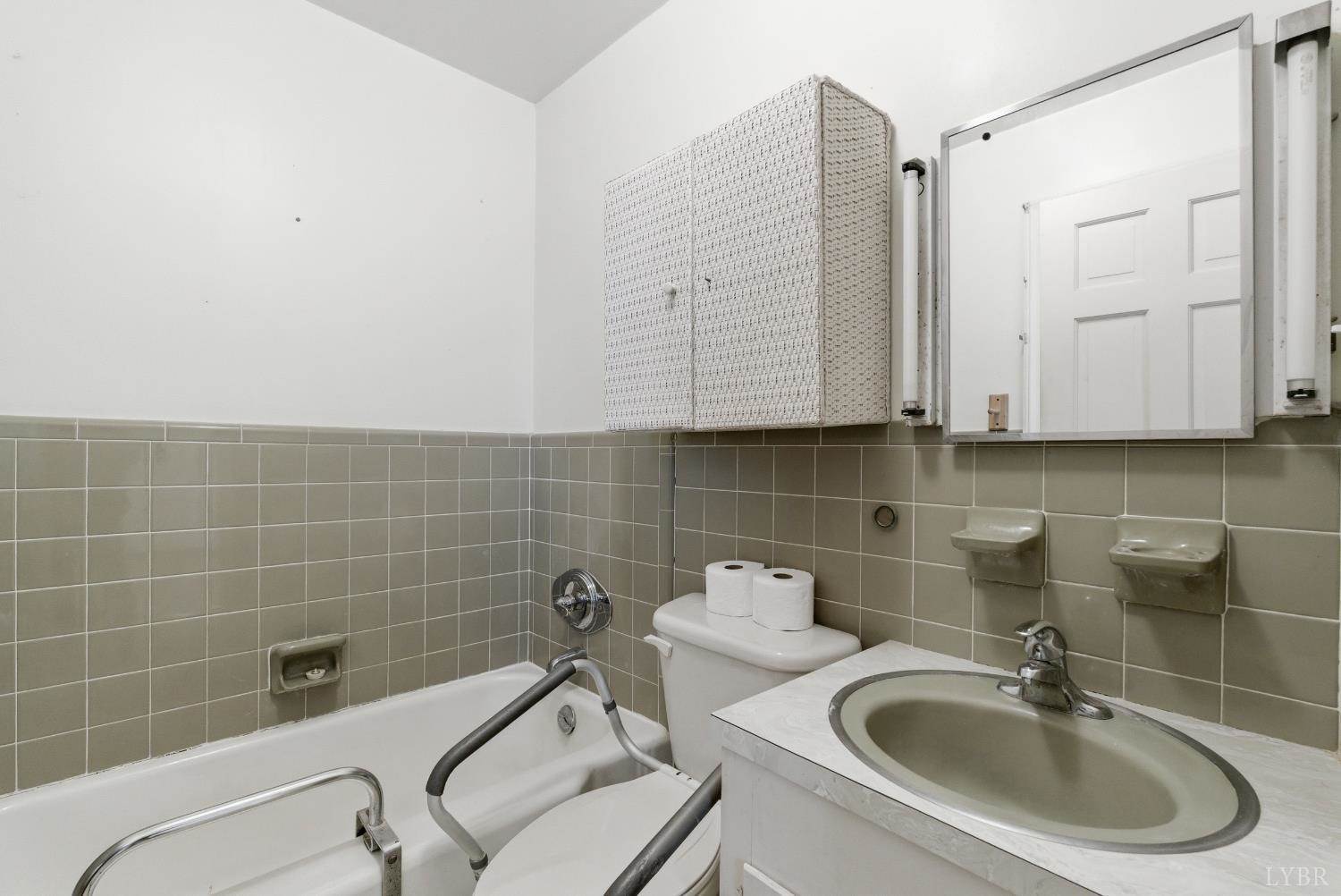 1730 Redfields Road, Appomattox, VA 24522