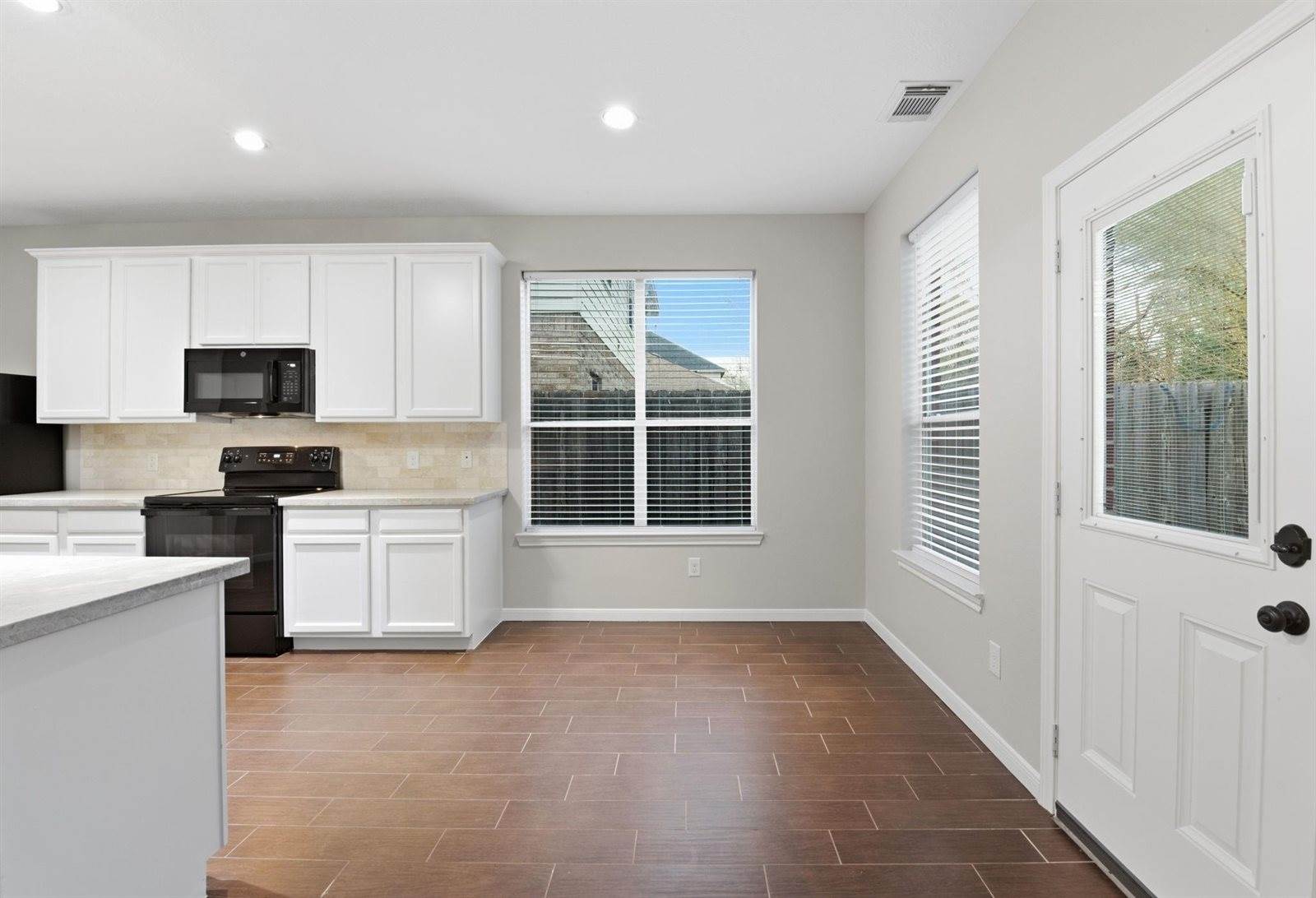 25542 Saddlebrook Village Drive, Tomball, TX 77375