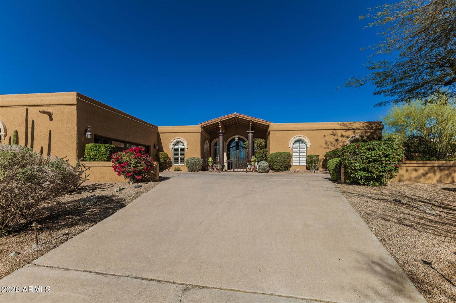 9438 East Casitas Del Rio Drive, Scottsdale, AZ 85255