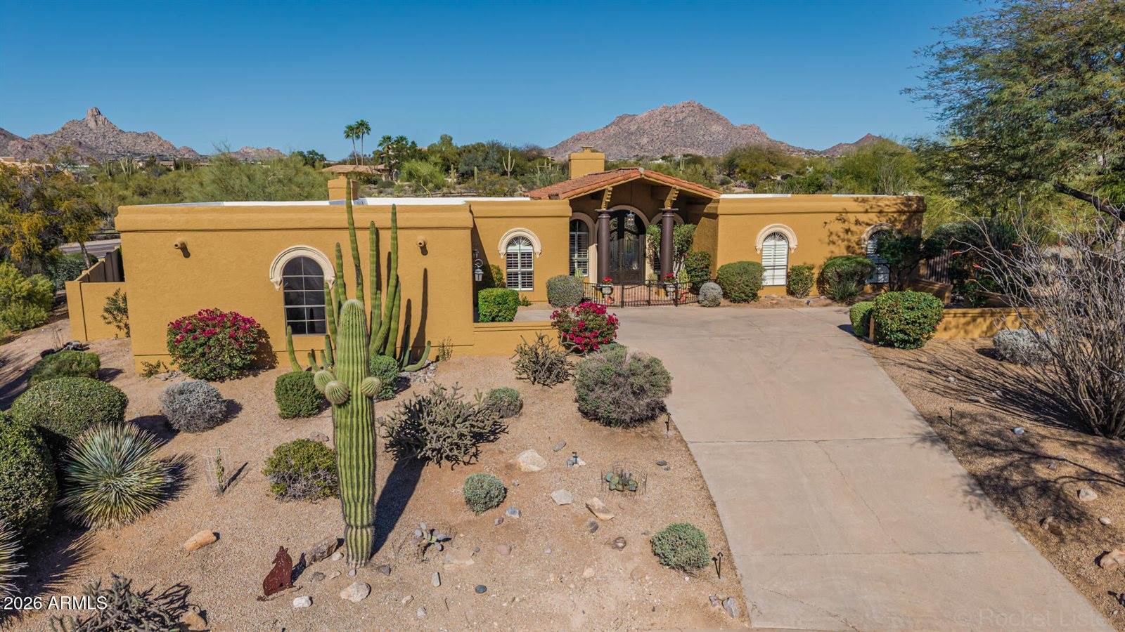 9438 East Casitas Del Rio Drive, Scottsdale, AZ 85255