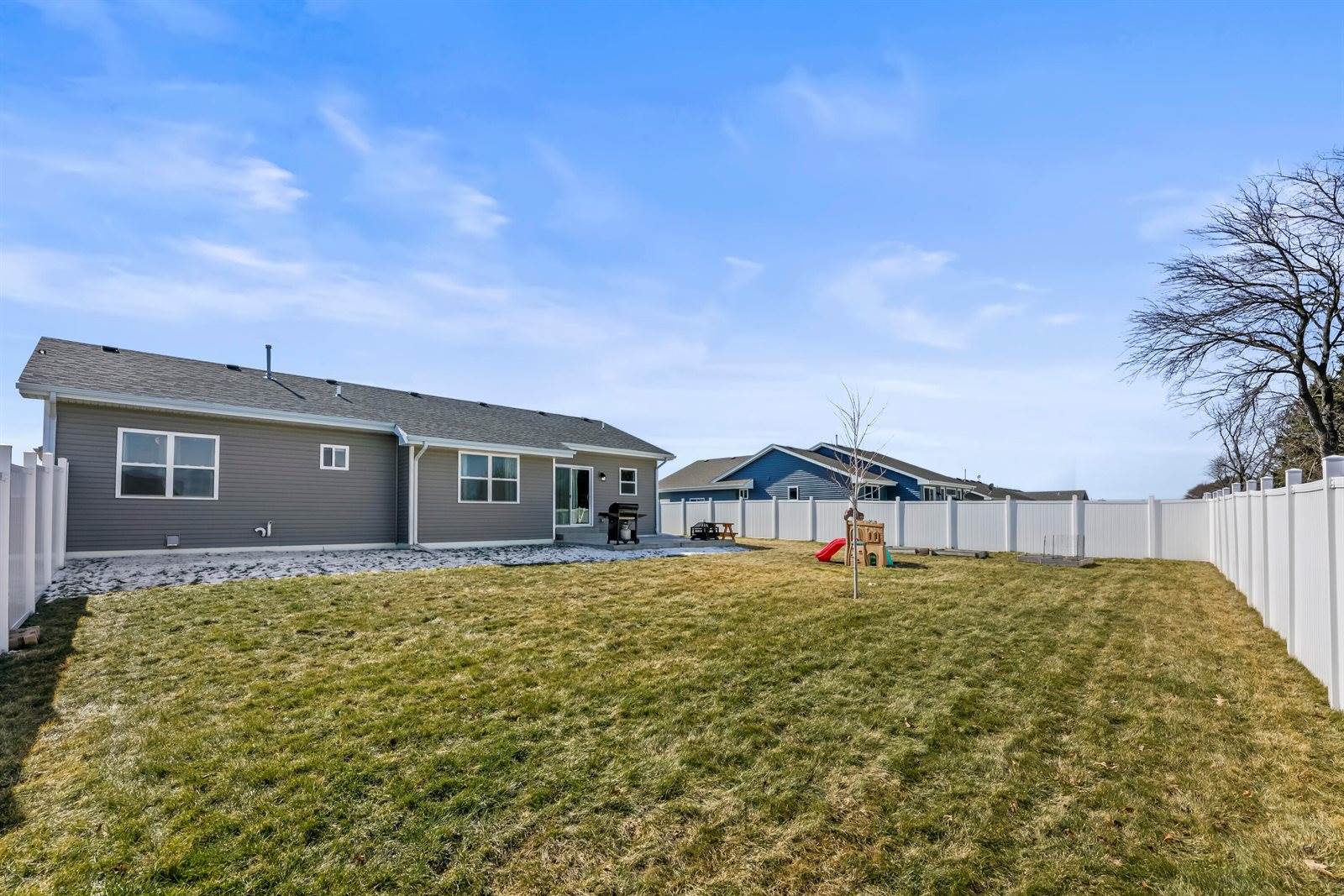 100 East Gailen Ln, Milton, WI 53563