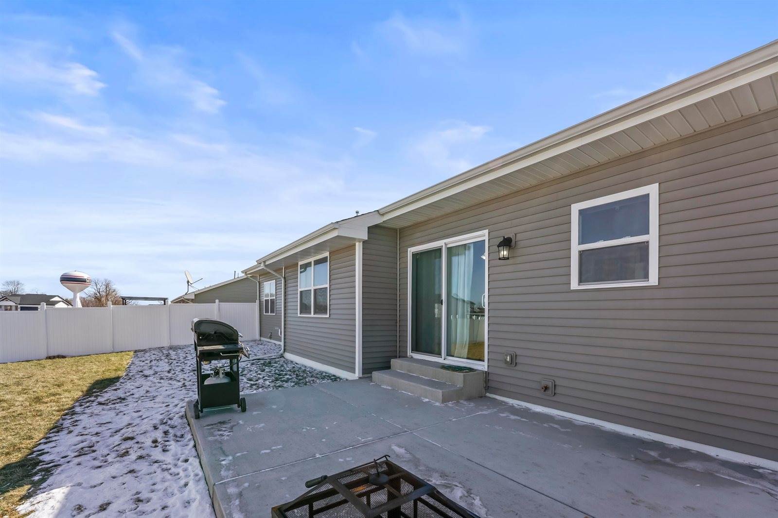 100 East Gailen Ln, Milton, WI 53563