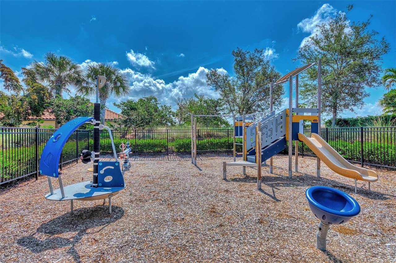 15117 Vivaldi Drive, Nokomis, FL 34275