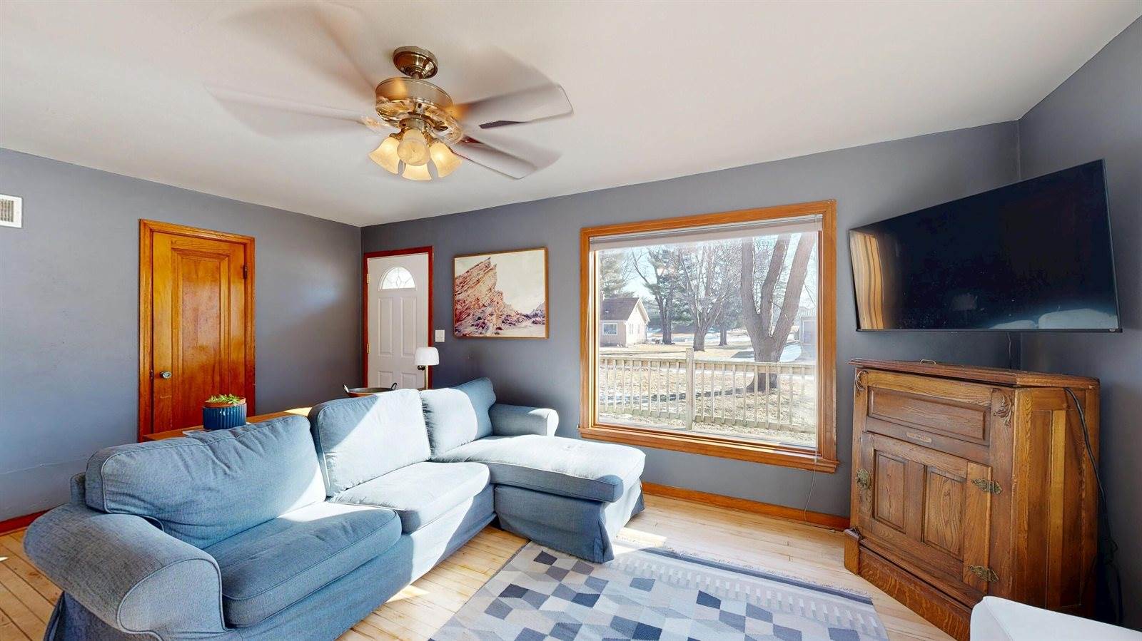 560 Court Rd, Onalaska, WI 54650