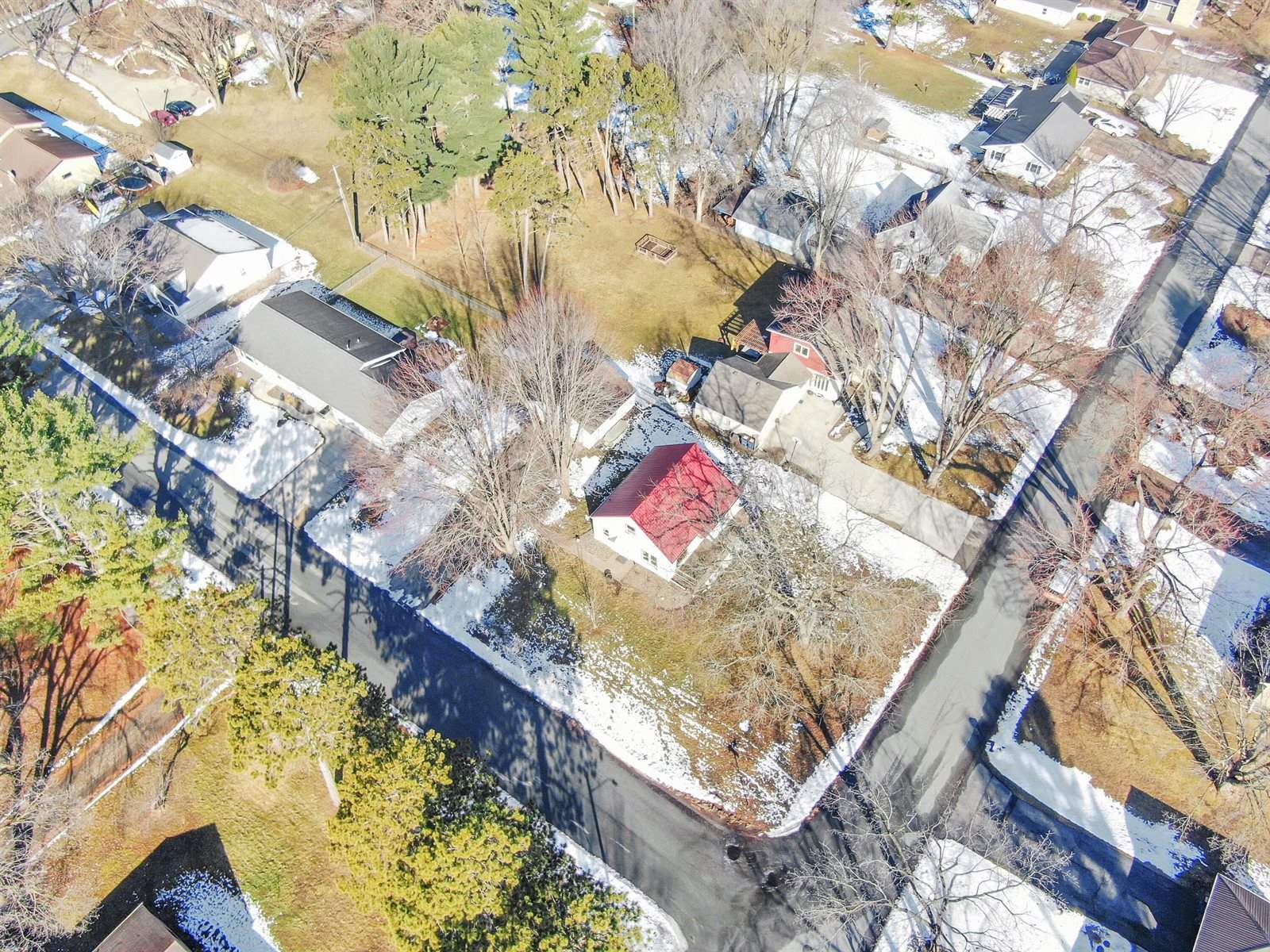 560 Court Rd, Onalaska, WI 54650