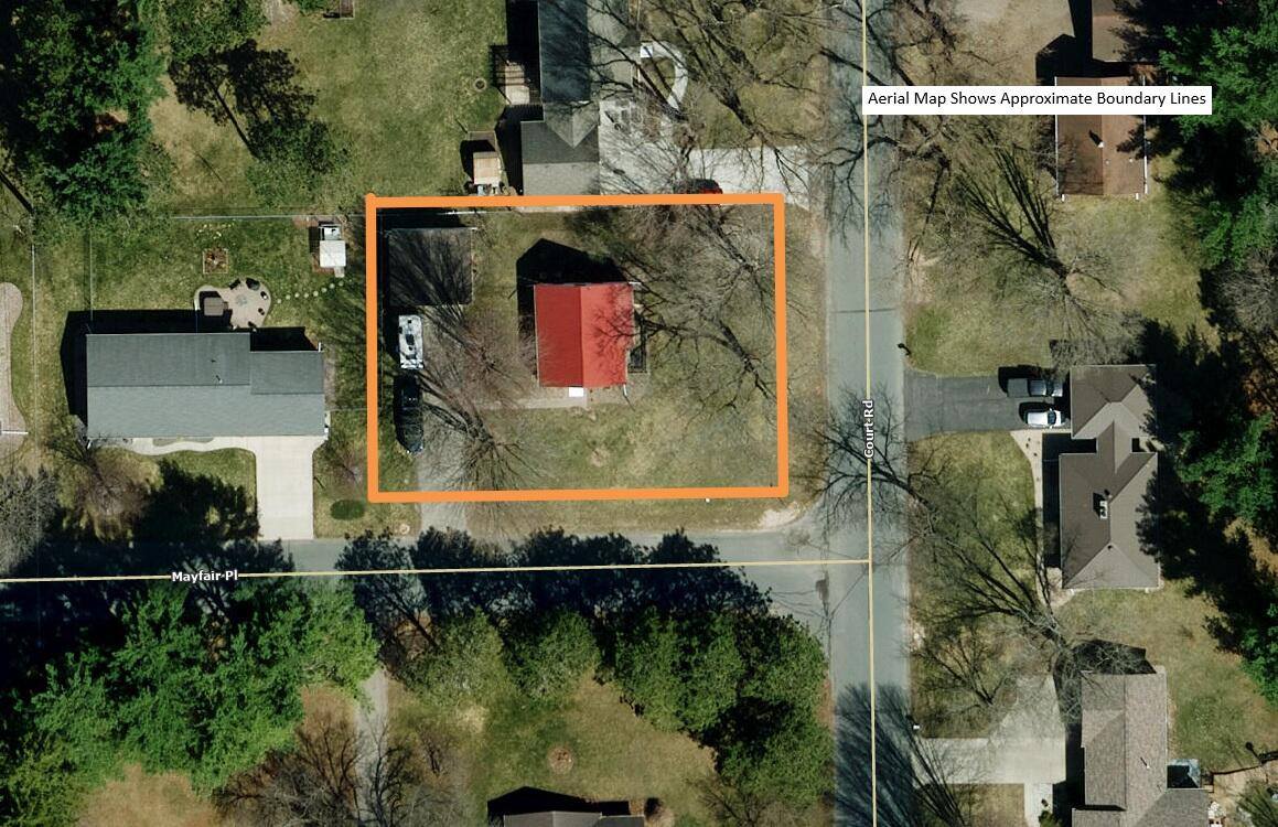 560 Court Rd, Onalaska, WI 54650