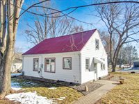 560 Court Rd, Onalaska, WI 54650