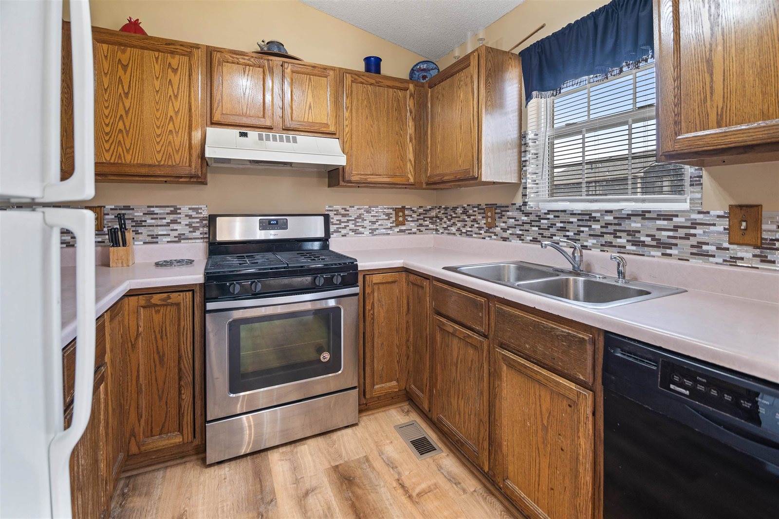 307 North Sioux St, Kechi, KS 67067