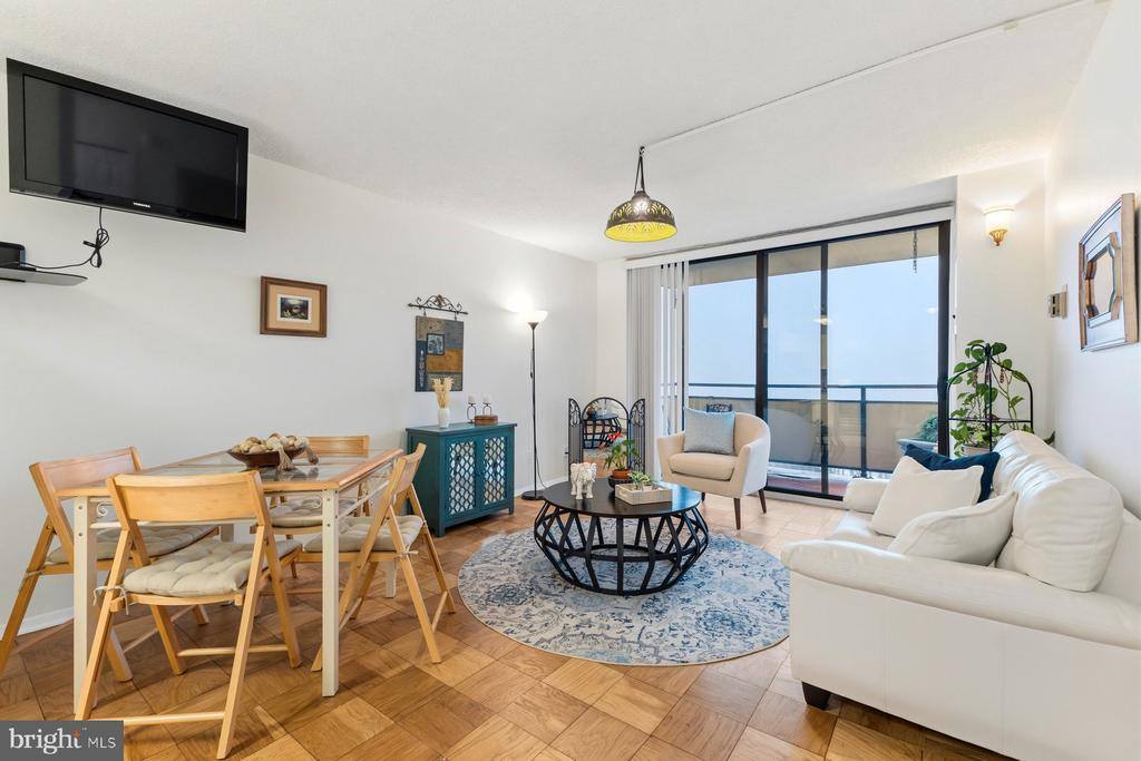 5225 Pooks Hill Road, #1717N, Bethesda, MD 20814