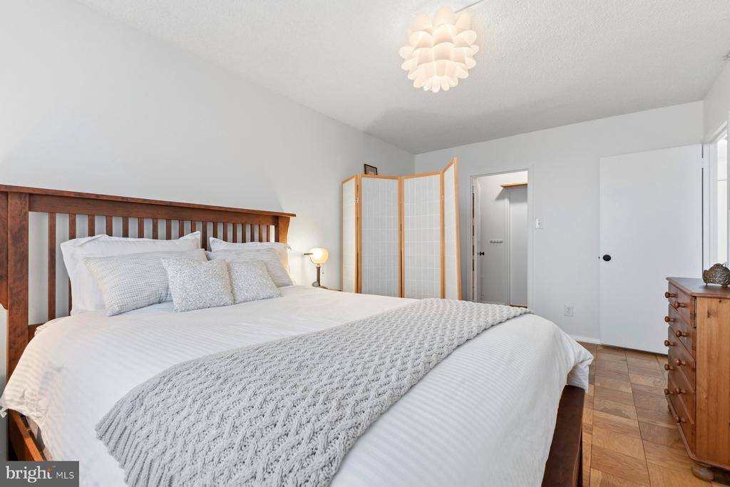 5225 Pooks Hill Road, #1717N, Bethesda, MD 20814