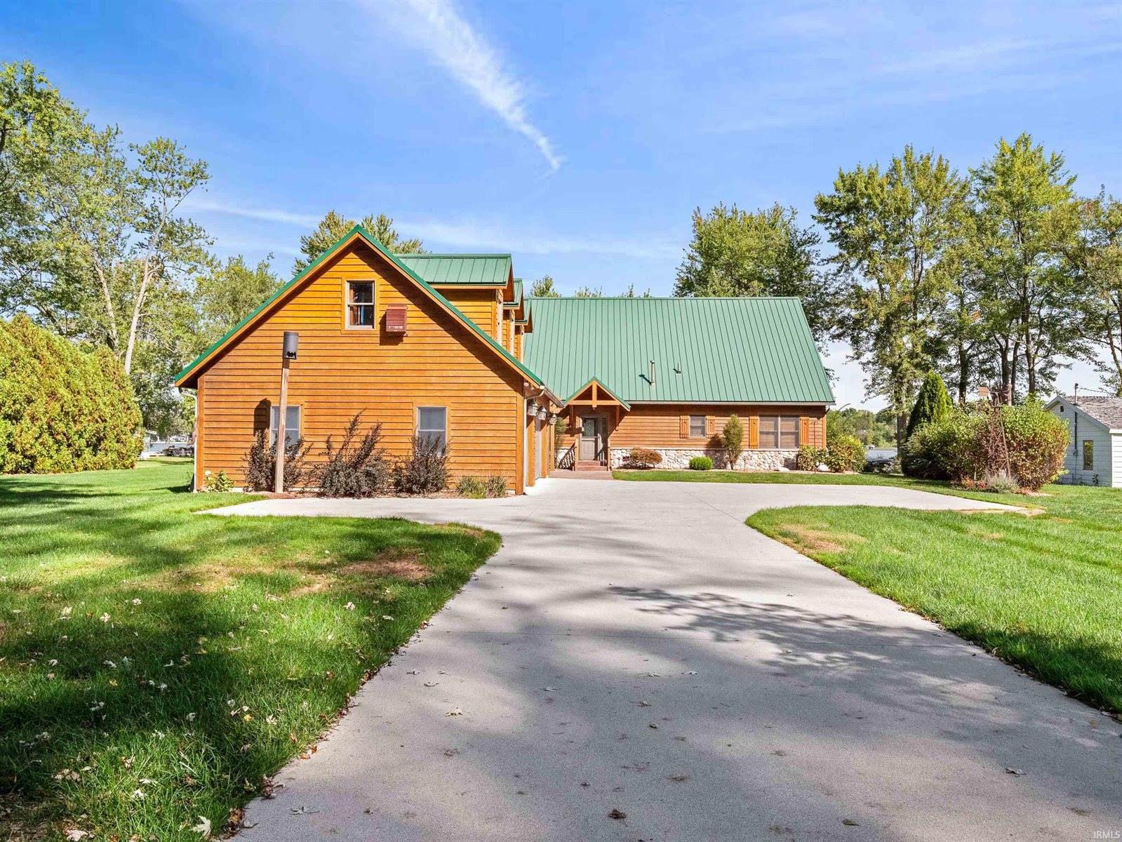 1905 E 750 S, Wolcottville, IN 46795