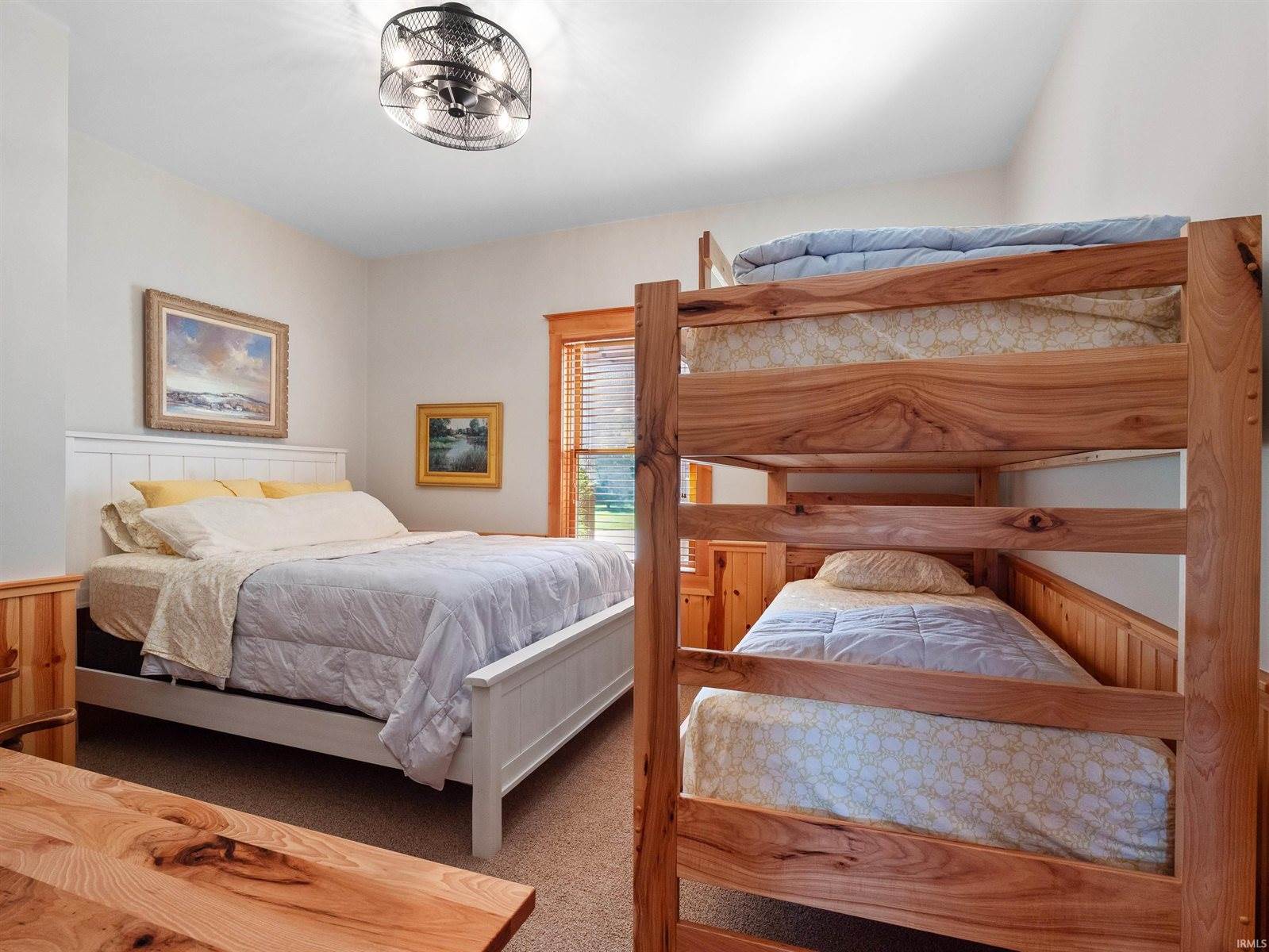 1905 E 750 S, Wolcottville, IN 46795